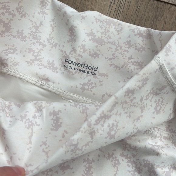 NWOT Fabletics power hold leggings - Picture 3 of 4